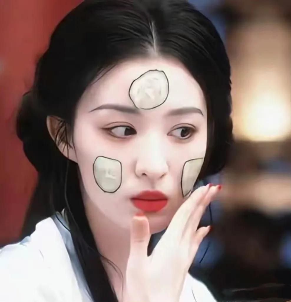 王楚然《成何体统》新造型火了！仅用三片黄瓜贴面护肤，就美上热搜。这“极简美学”