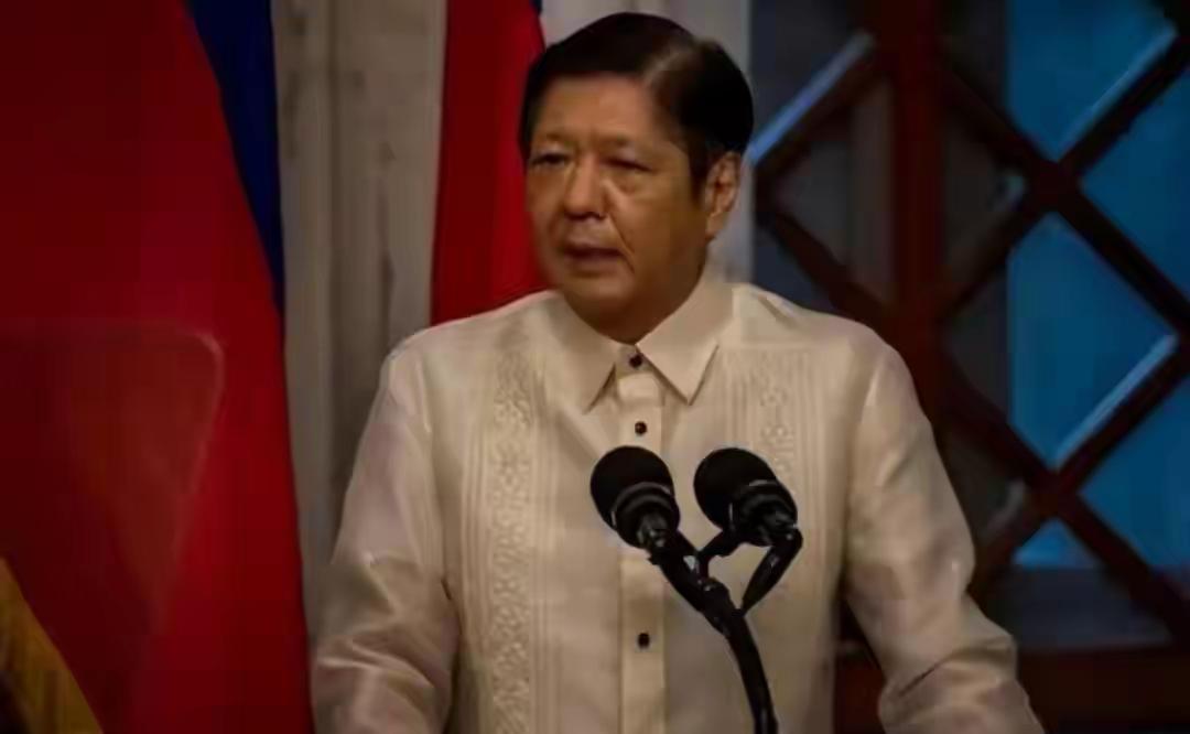 钱白花了？中国援菲几百万美元救灾，马科斯却以怨报德，组群向南海发难。菲律宾今年