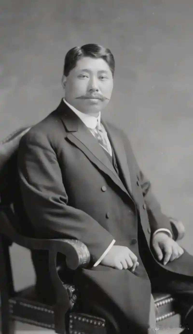 黄兴在辛亥革命中的作用，为何常常站在孙中山身后？1911年4月27日，广州。