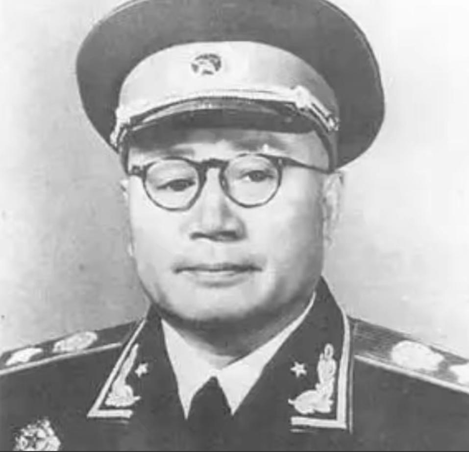 1986年10月7日，刘伯承在北京病逝。他临终前对妻子和孩子说：“杀害小华北的凶