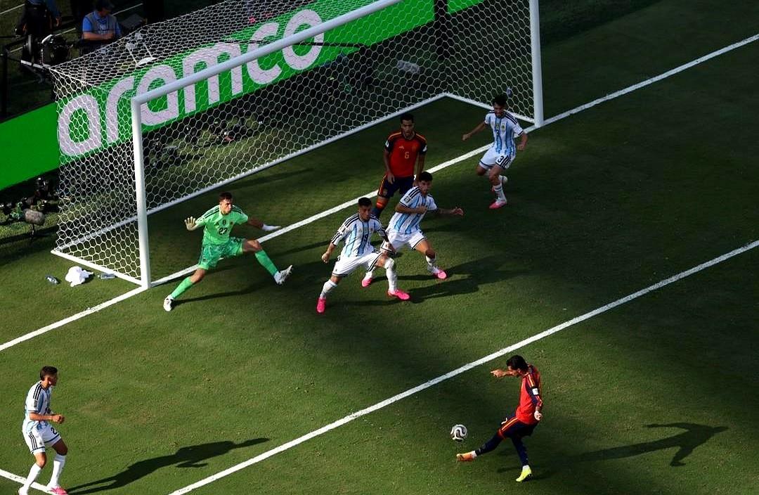 身价翻一倍，结果被1-0带走。梅西都带不动，阿根廷这球输得真有点看不懂。西班