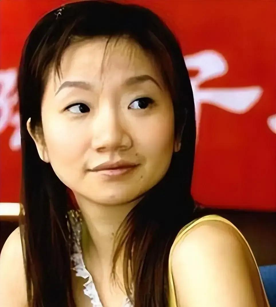 陶晶莹在节目里说年轻人动不动就喊苦，她小时候更惨都没吭声。我看完片段直接翻白眼