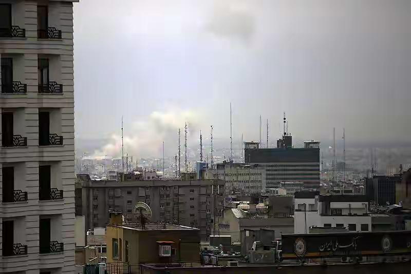 伊朗喊出口号：美国掠夺世界各国的时代已结束！伊朗说出能让敌人屈膝投降的方法，其