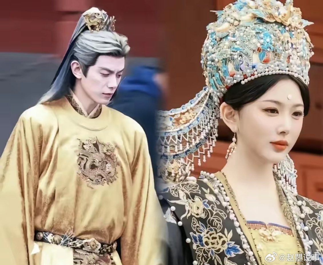 《逐玉》齐旻死的时候才二十出头，头发全白了。不是愁的，是被人下了整整十年的慢性毒