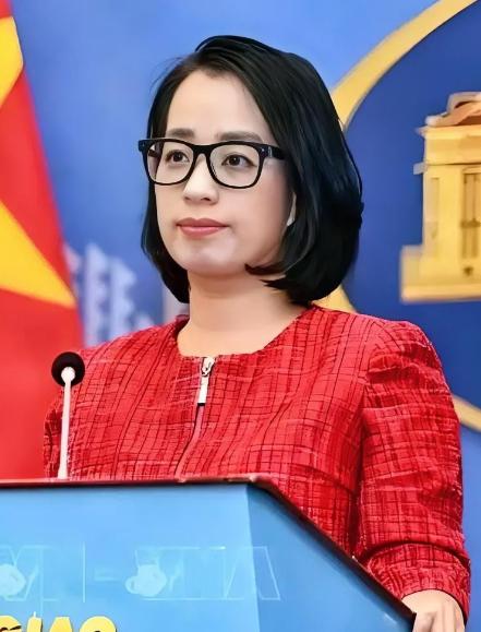 [比心]11月27日傍晚，越南外交部发言人范秋姮在例行记者会上重磅发声，坚决重申支