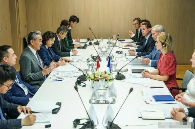 中欧战略对话，欧外长对华提3个要求，我国外长也不客气，反提三条件解除稀土出口限