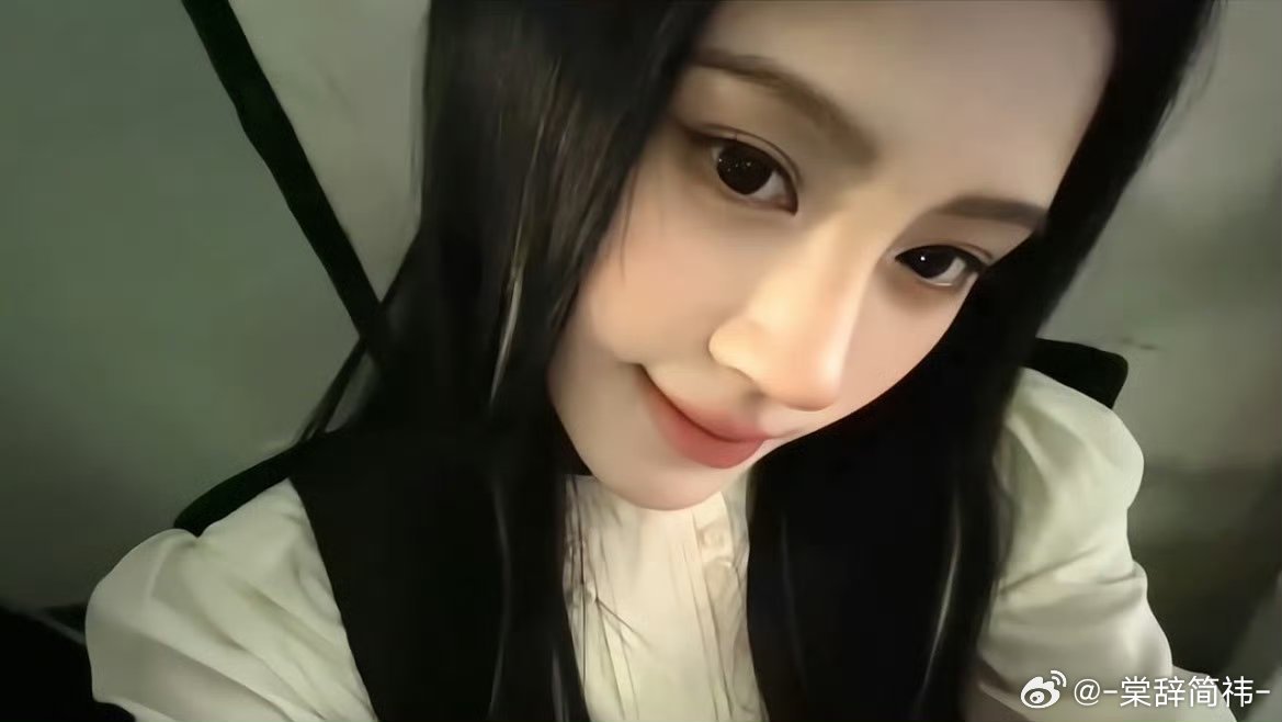 继星光大赏之:后了，路人已开始期待鞠婧祎的绝美红毯与新的舞台了​​​