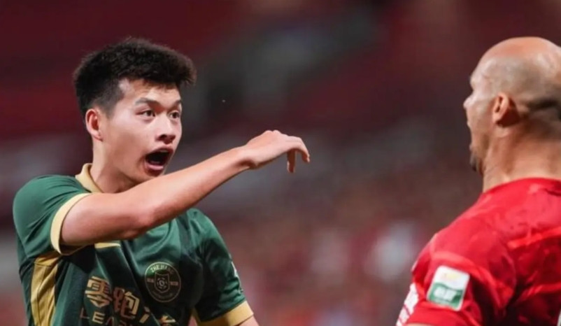 中超15支球队中，能把成都蓉城外援费利佩防得脾气炸裂的后卫究竟有几人？寥寥无几