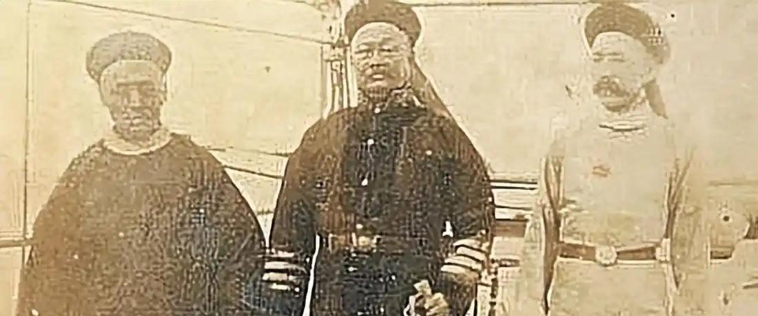 丁汝昌战败后，拒绝投降，在将提督大印截角损毁后，吞食鸦片自杀。死后，朝廷却未就此