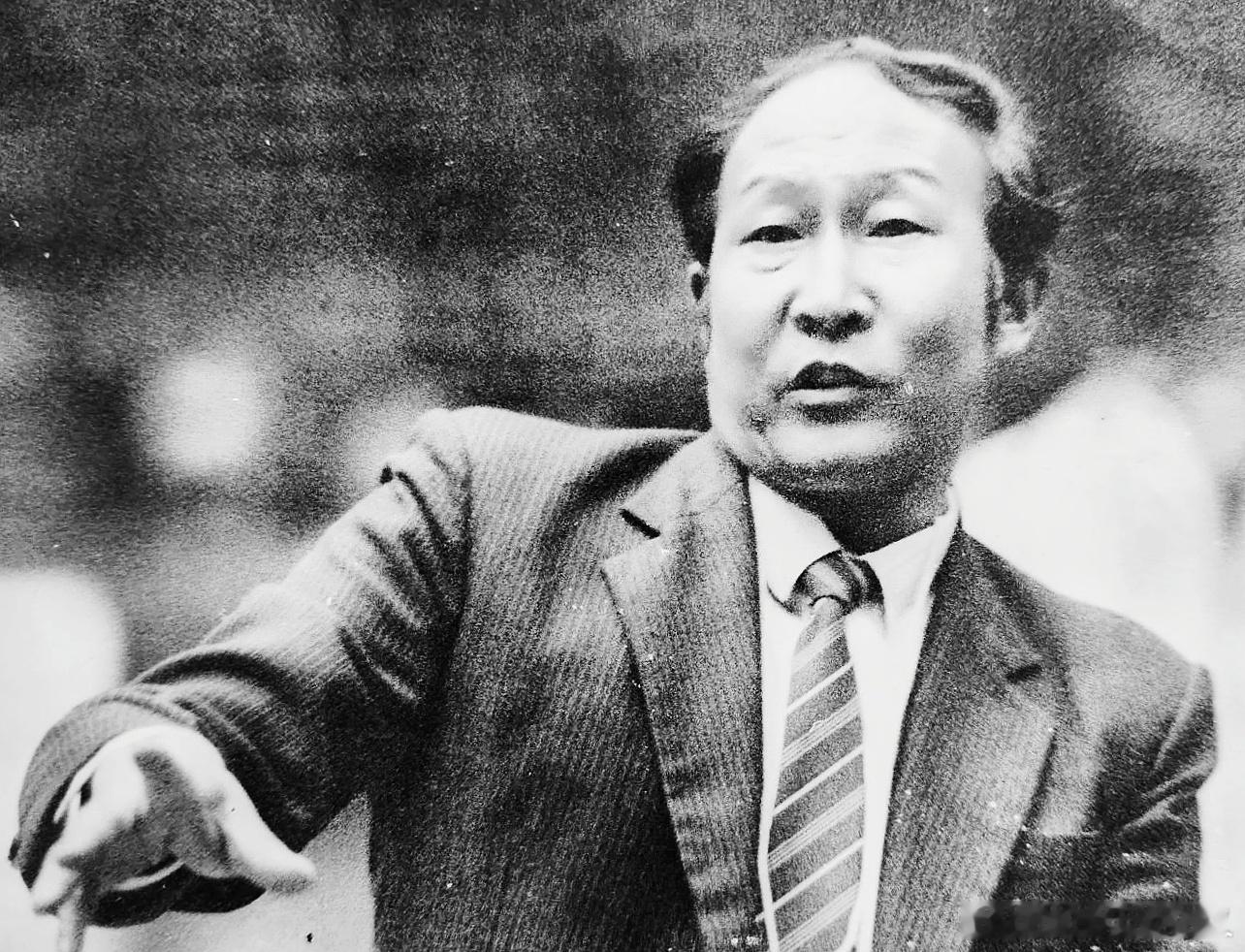 “篮球是巨人运动，在高度的基础上，技术、意识、速度很重要。中国运动员身材不比欧美