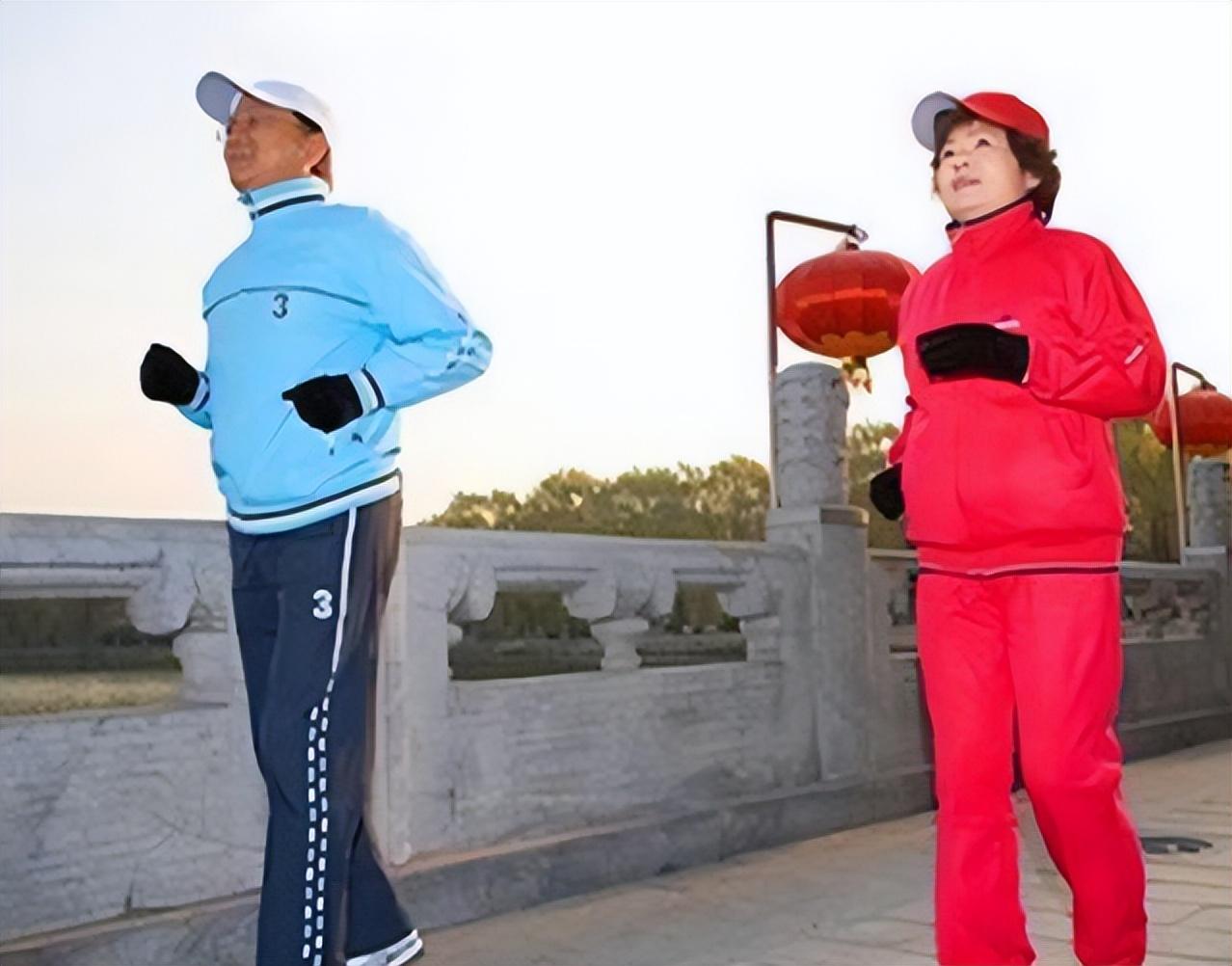 想长寿就早上坚持锻炼？医生：3个“害人”的运动，很多人都在做早上锻炼被太多人