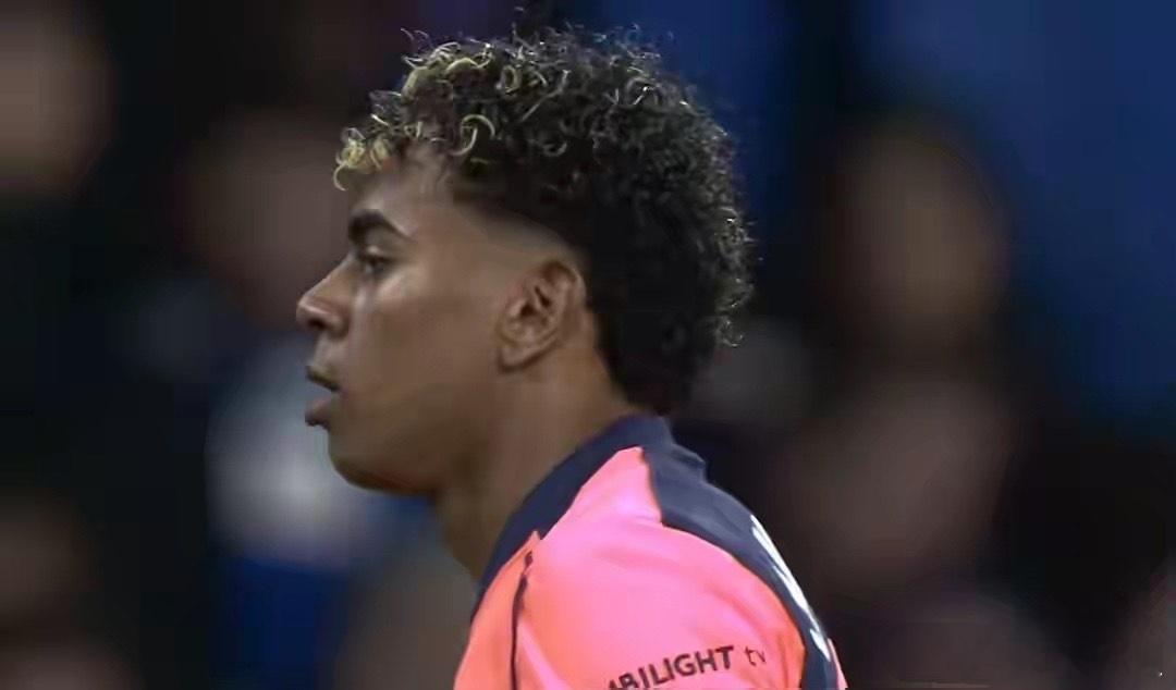 终结11连胜！西甲爆大冷：巴萨1-2皇家社会皇马机会来了：落后1分北京时间1月