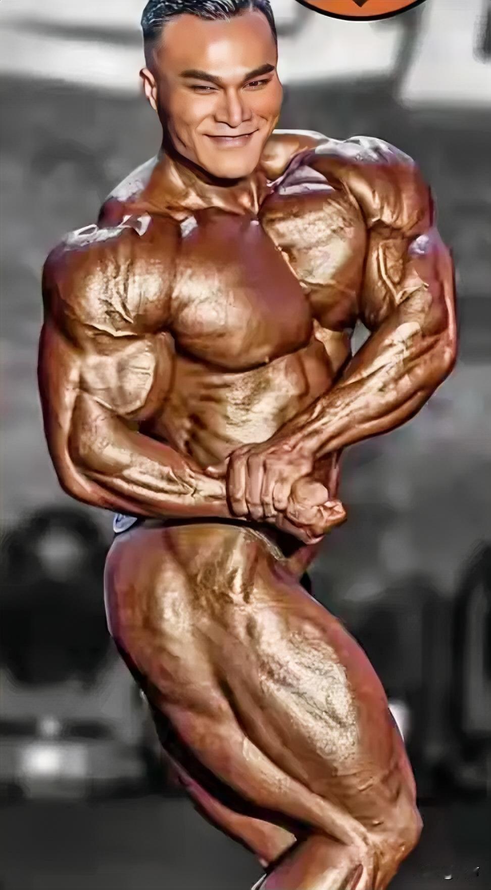 30岁健美冠军王昆去世极度自律，连过年都只吃水煮鸡胸去世原因是，感冒时依然锻