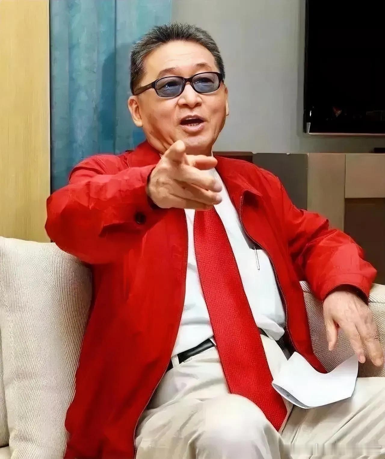 李敖讲过一个故事，他原来骂一个人，那个人没回嘴，好事的就去问那人:李敖都这么骂你