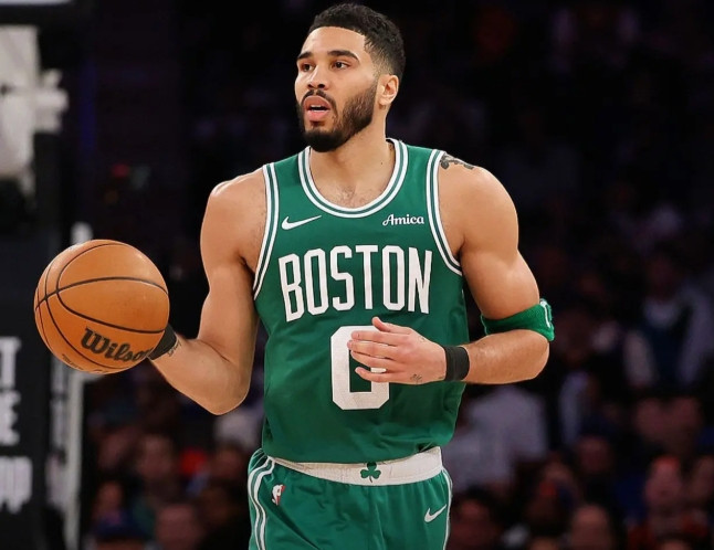 大家觉得塔图姆恢复乌杜卡时期的3号位万花筒打法好，还是马祖拉模式下高级四号位蓝领