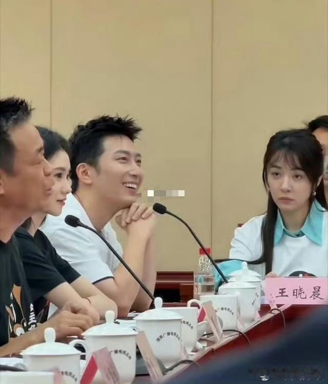 王晓晨这是怎么了，前后反差也太太了