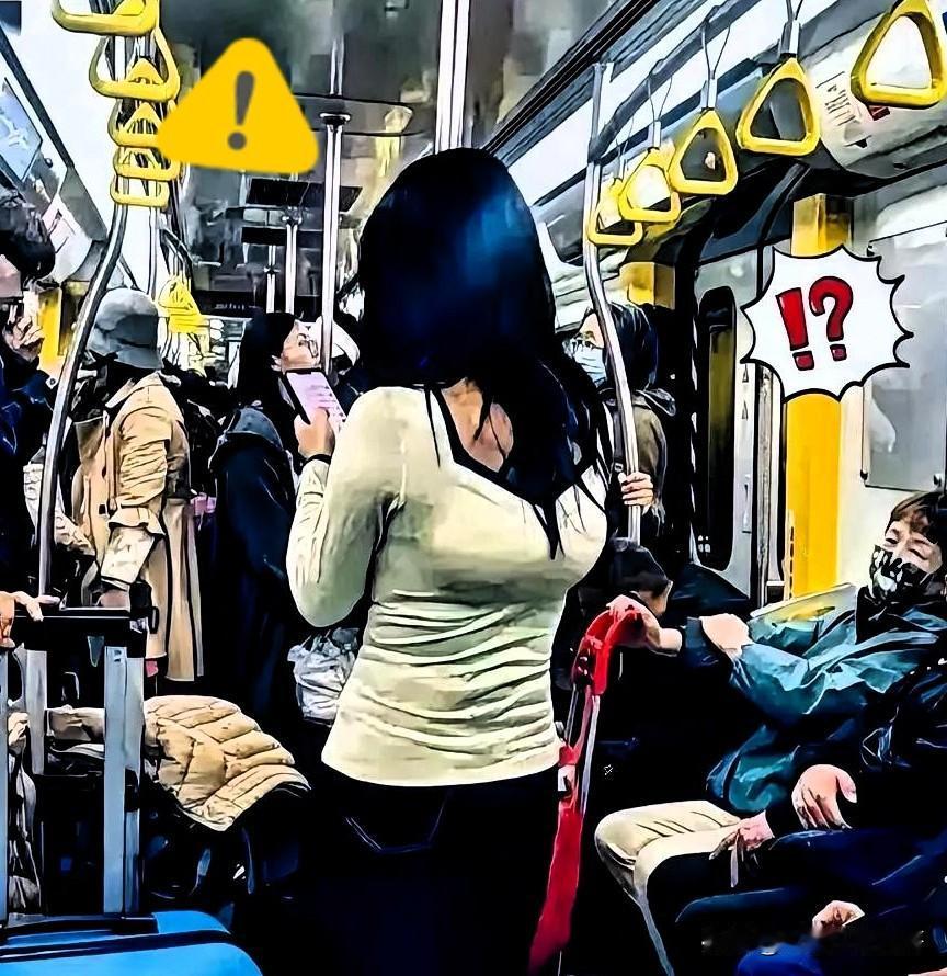既尴尬又搞笑！广州地铁上，一位20岁左右的姑娘引起了一位买菜阿姨的注意，原