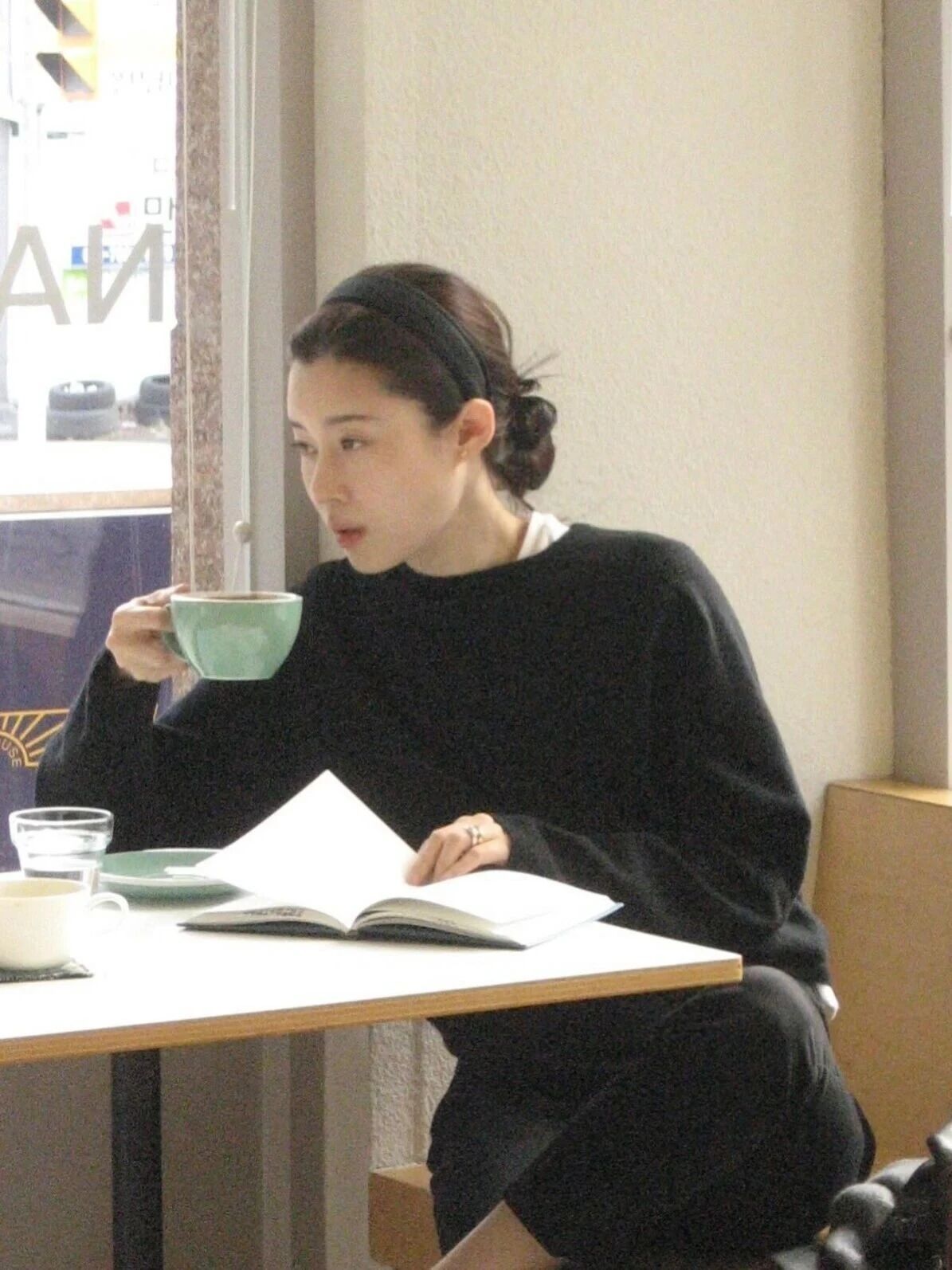 当年提拔我上位的贵人告诉我一职场相处1、和女领导相处；多当配角，少出风头。2、和