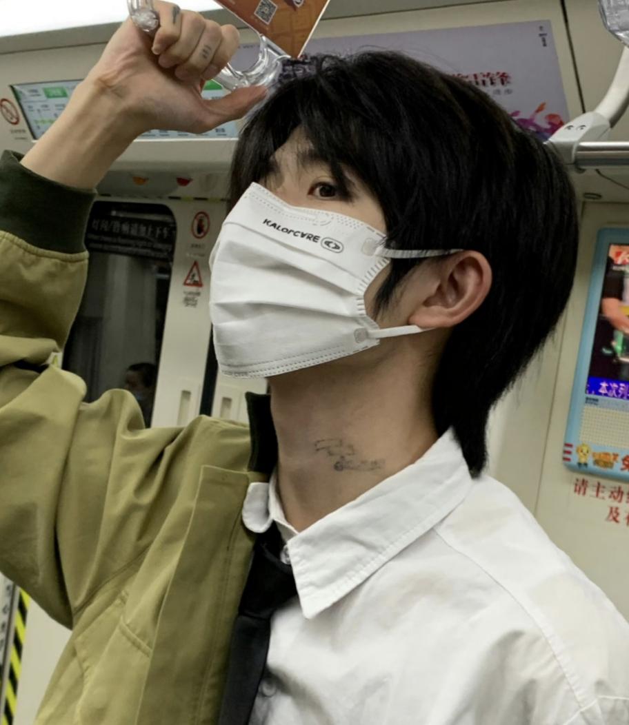 “我查了10次HIV阴性，3个月后确诊感染”：北京重点大学男生亲述堕落全过程，聊