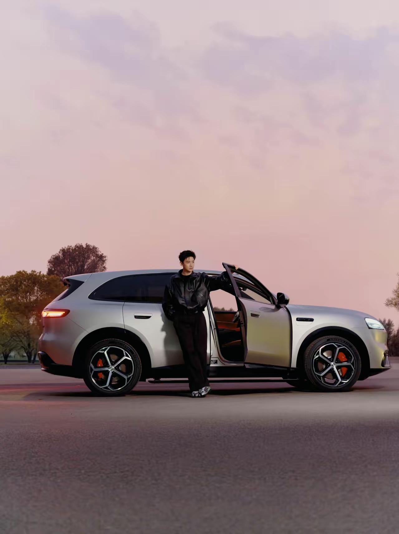 就问界m6这台车能不能对标小米yu7我不敢说，但这台车一定会非常火爆，现在新车