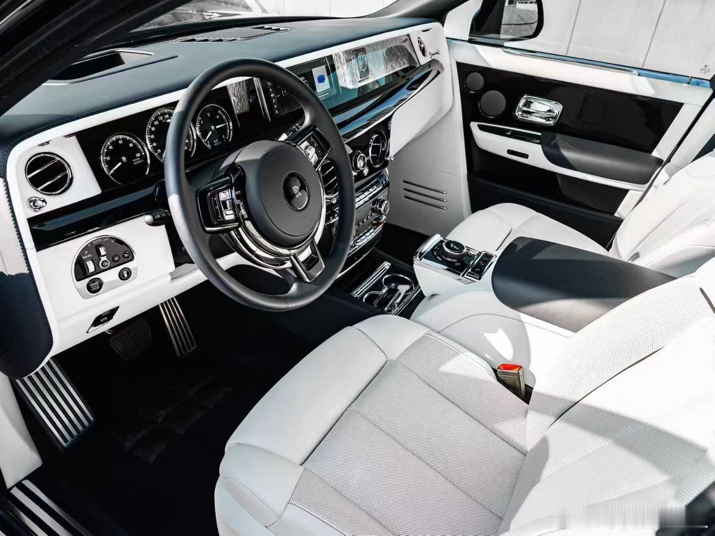 劳斯莱斯8代幻影加长版4座，22年安全行驶7500公里，整车升级全套曼莎瑞套件，