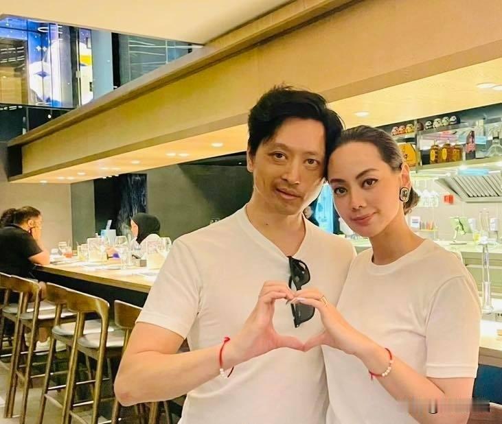 被泰王流放的四个王子，有的还在苦苦挣扎，谋图重返王室，但有的已经放弃了，比如这位