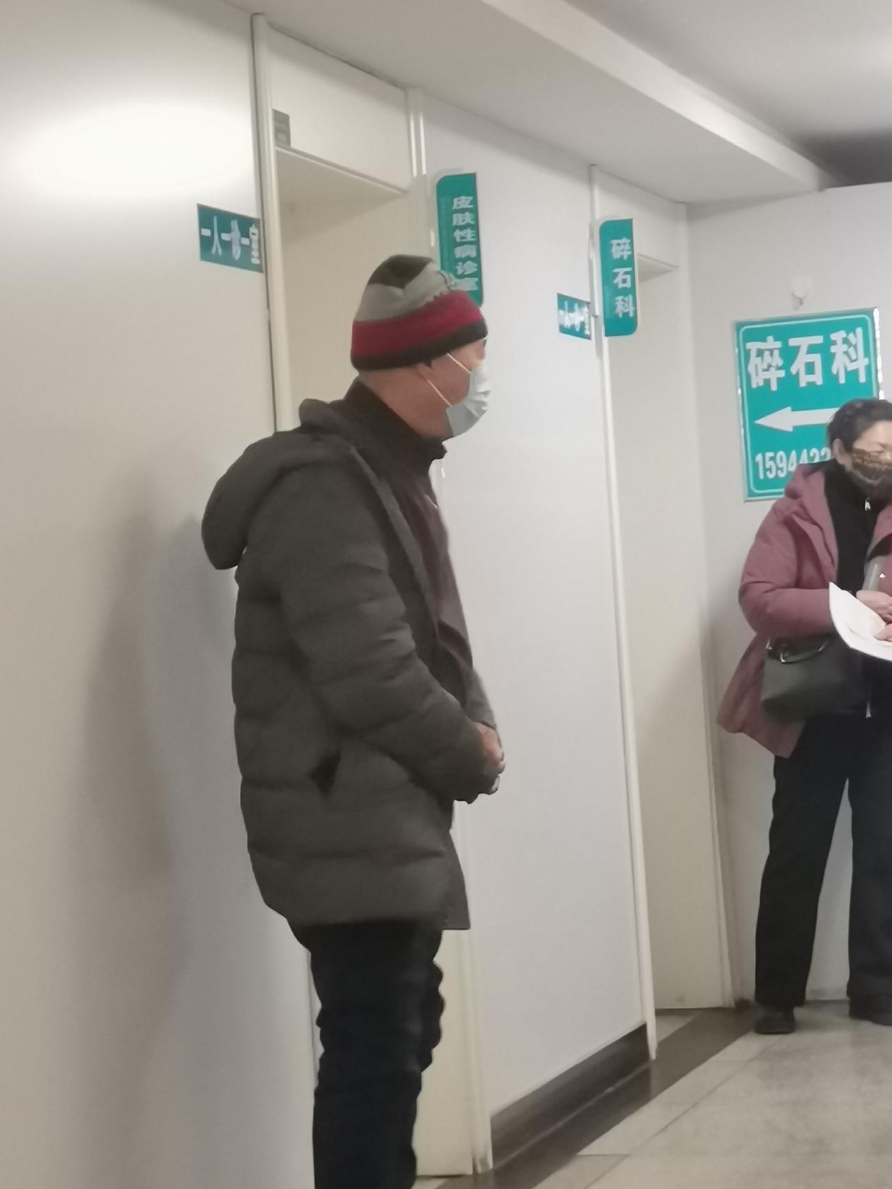 我去！这世上的疾病，还有比肾结石更疼的吗？简直太遭罪了！我二十多岁就开始患肾