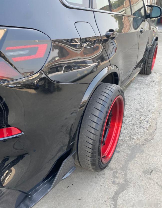 改的这么夸张，这是疼车嘛！