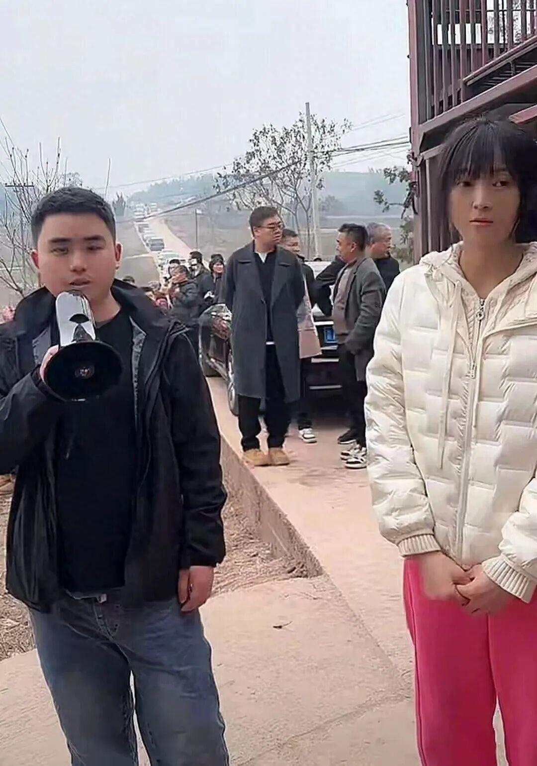 🔥合川杀猪宴爆火后翻车！呆呆被抢网名网红蹭流太难看23岁合川美甲师呆呆，回