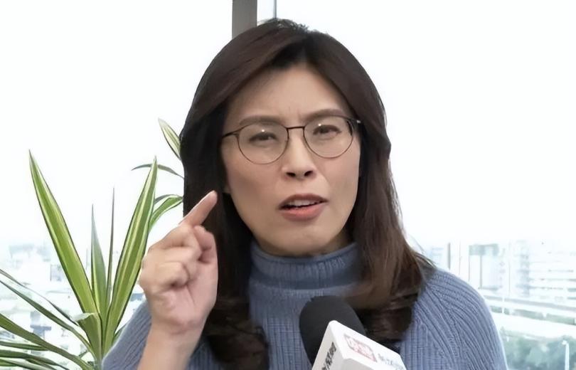 要我说，两千多万台湾人，最勇敢的人不是邱毅，洪秀柱，郁慕明，也不是高安国，馆长陈