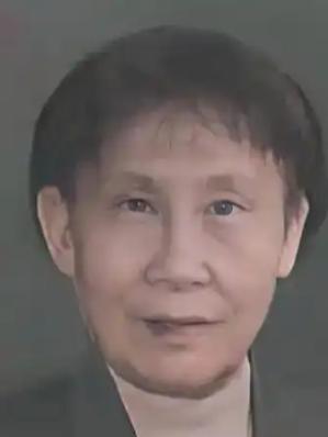 2024年秋，南京1女子在废品站发现一摞发黄的手稿，她问摊主：“这多少钱？”老板