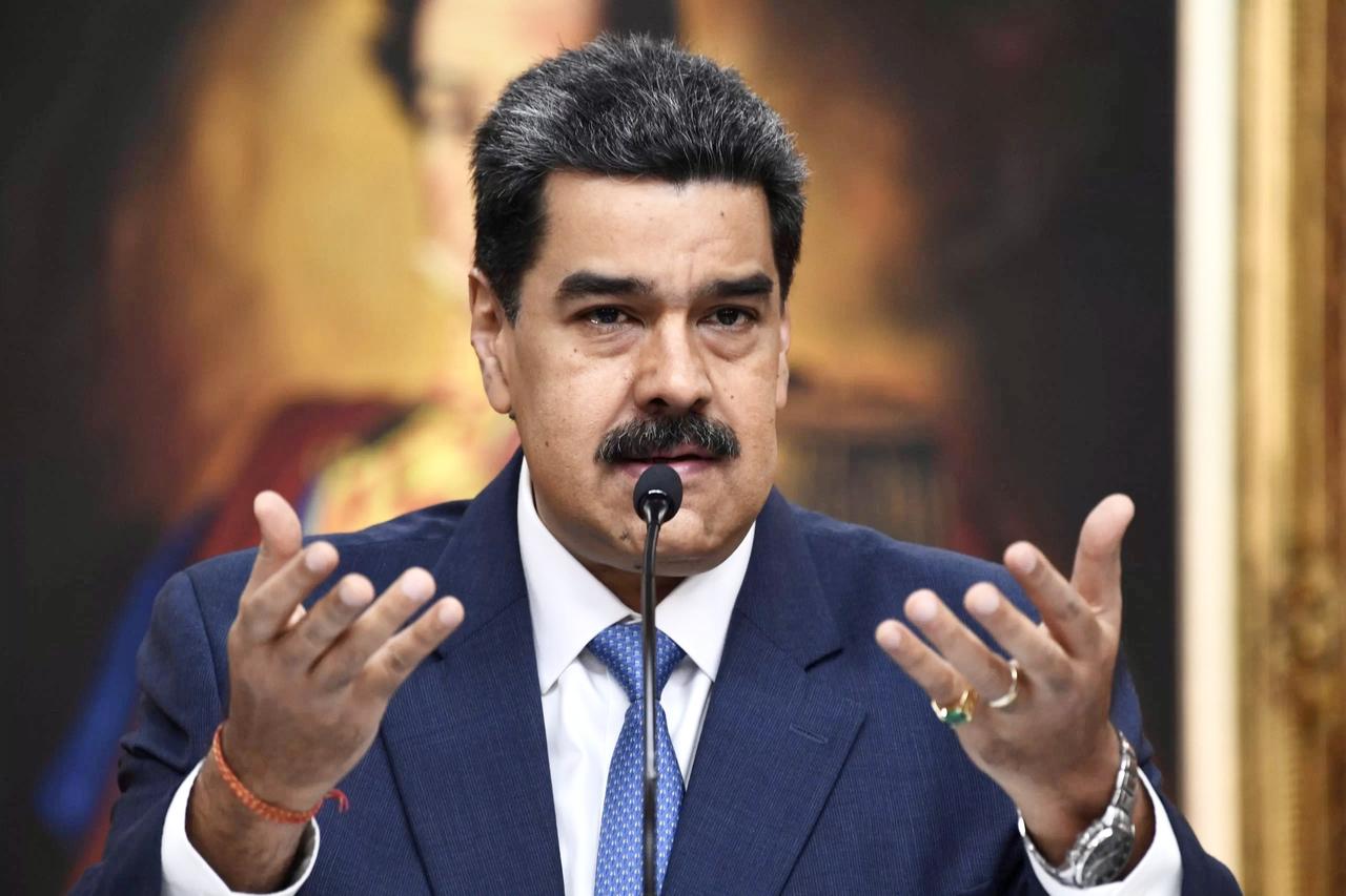 美军空袭，还能熟睡？[捂脸哭]环球时报翻译美国媒体的说法：马杜罗是在熟睡中被美