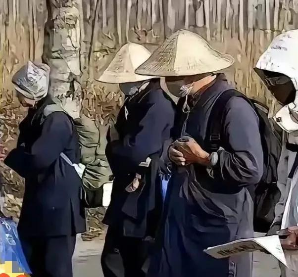 本来还想着周末去爬山，透透气。结果好家伙，附近的山和庙，呼啦一下全封了。不光