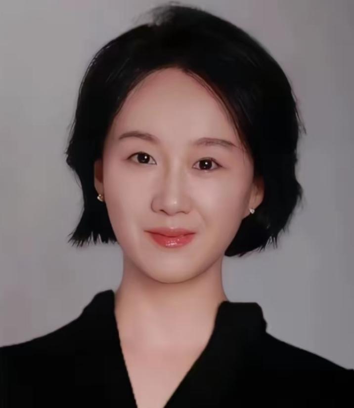 导师杨昀，在圈内算是彻底“社死”了。不是因为学术出了问题，而是他把自己的博士生，