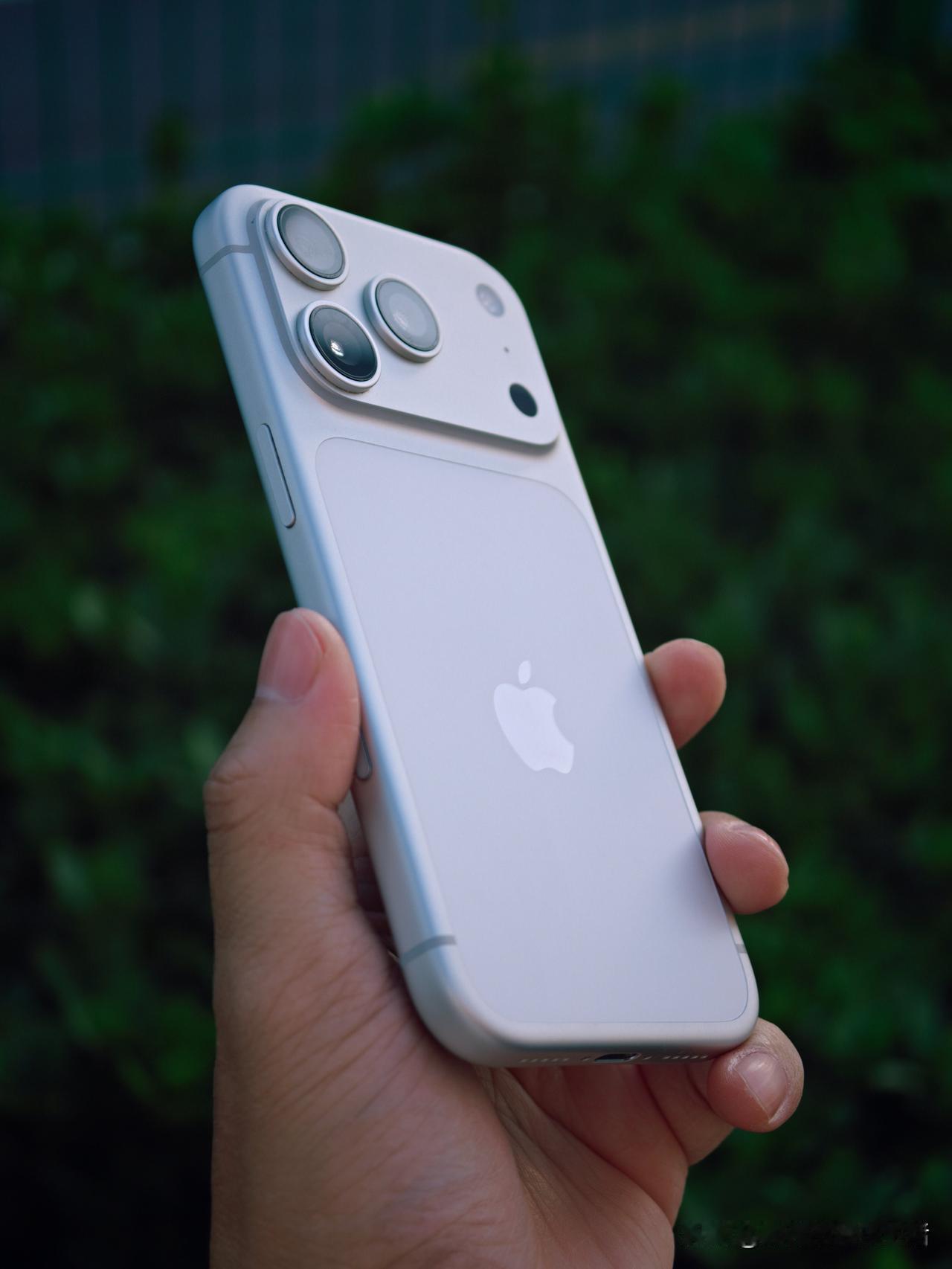 我赌iPhone18ProMax肯定会卖爆可能是iPhone18Pro