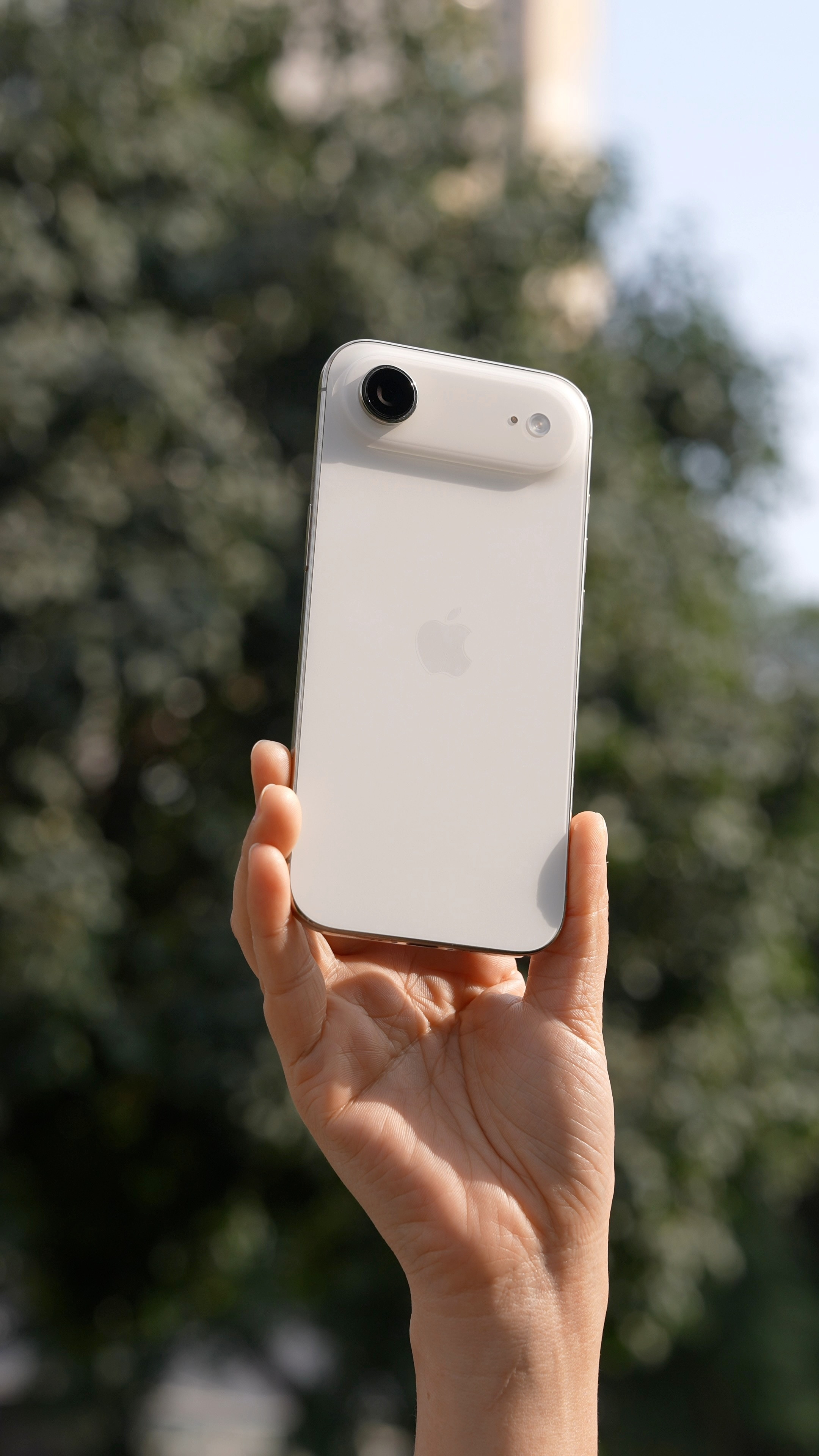 降价能拯救iPhoneAir销量吗降价显然不能拯救Air的销量，买过的人玩不了