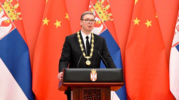 武契奇这下厉害了，全世界都要对他刮目相看，他竟然在第一次访华期间，获得了中华人民