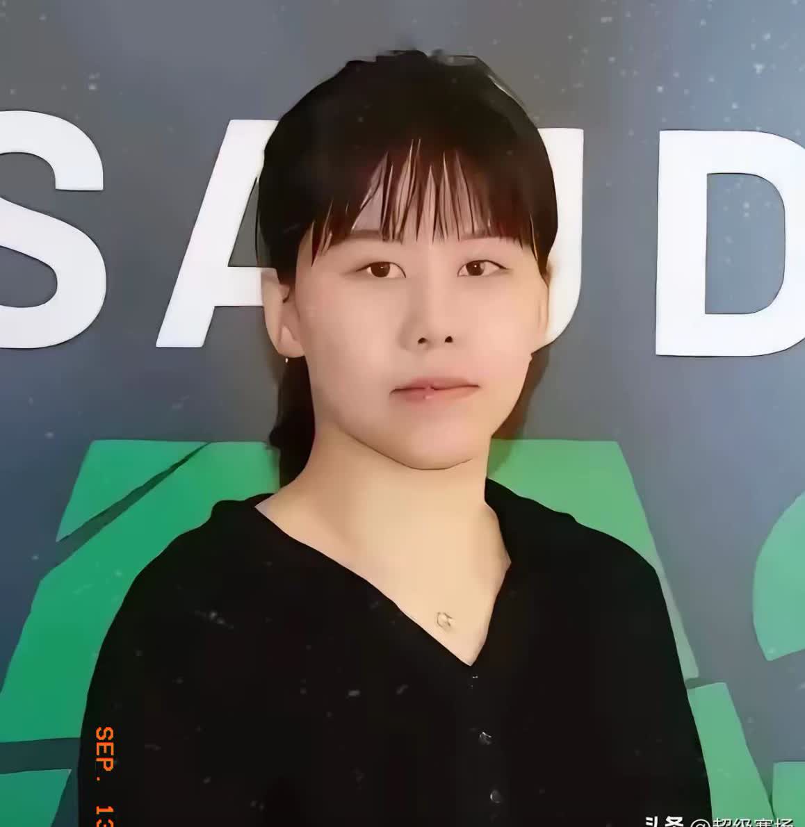 咱就说陈幸同跟韩莹这场球，看到裁判突然喊停说要“数板”，多少球迷跟我一样当场
