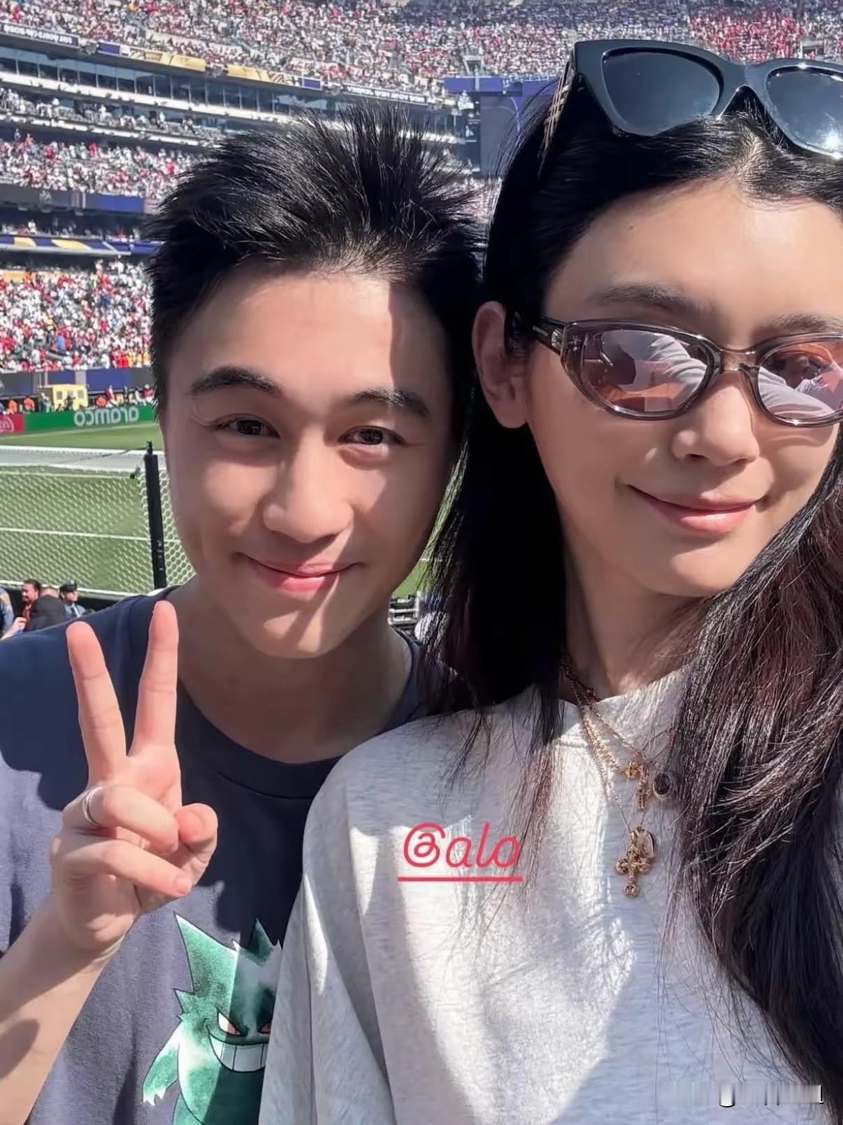 我怀疑过何猷君是为了豪门联姻，也怀疑过奚梦瑶是为了资源妥协，但我万万没想到的