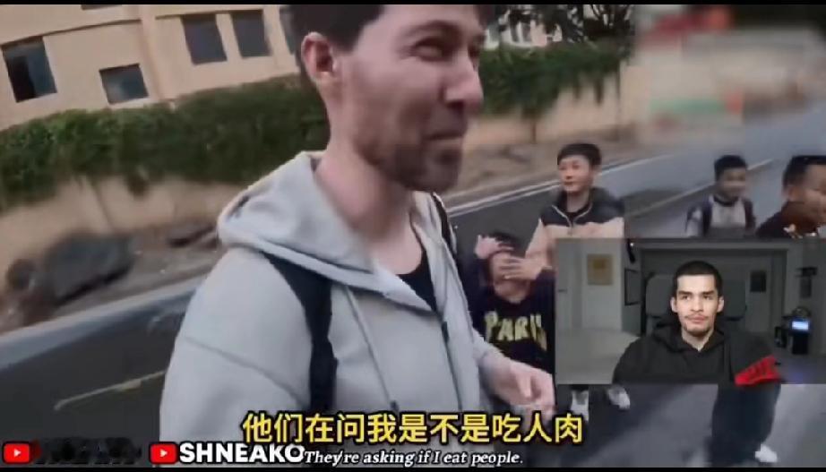 一个美国人和一群中国乡下小孩聊天的视频在国外网络引起轩然大波，其中一位博主甚至专