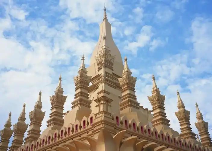 很多人一提越南，还停留在便宜、落后、靠代工的刻板印象里。今天我就把话放这：你越看