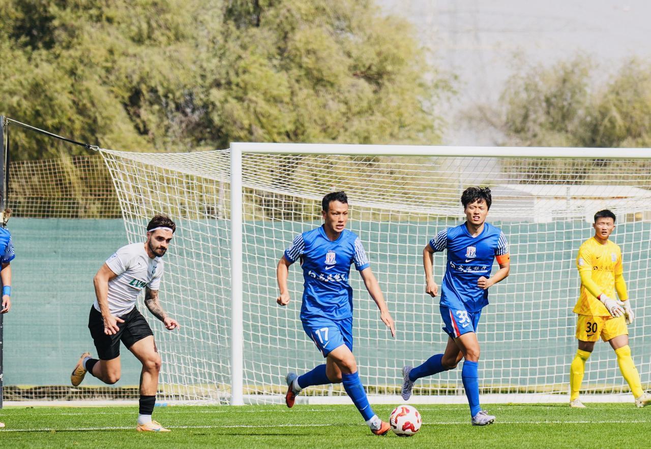 0:0！申花迪拜首战就翻车，新援盖伊单刀球踢飞，500万球迷在抖音看着呢！一