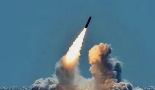 美国不敢打朝鲜，可不是因为心善。说白了，美国不敢动朝鲜，最根本的原因就一个：