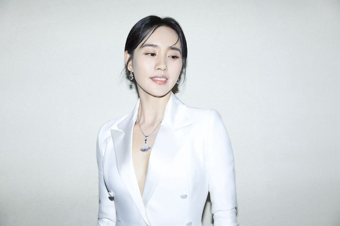 柔中带刚说的就是她吧，既有温婉的气质，骨子里又很飒王智​​​
