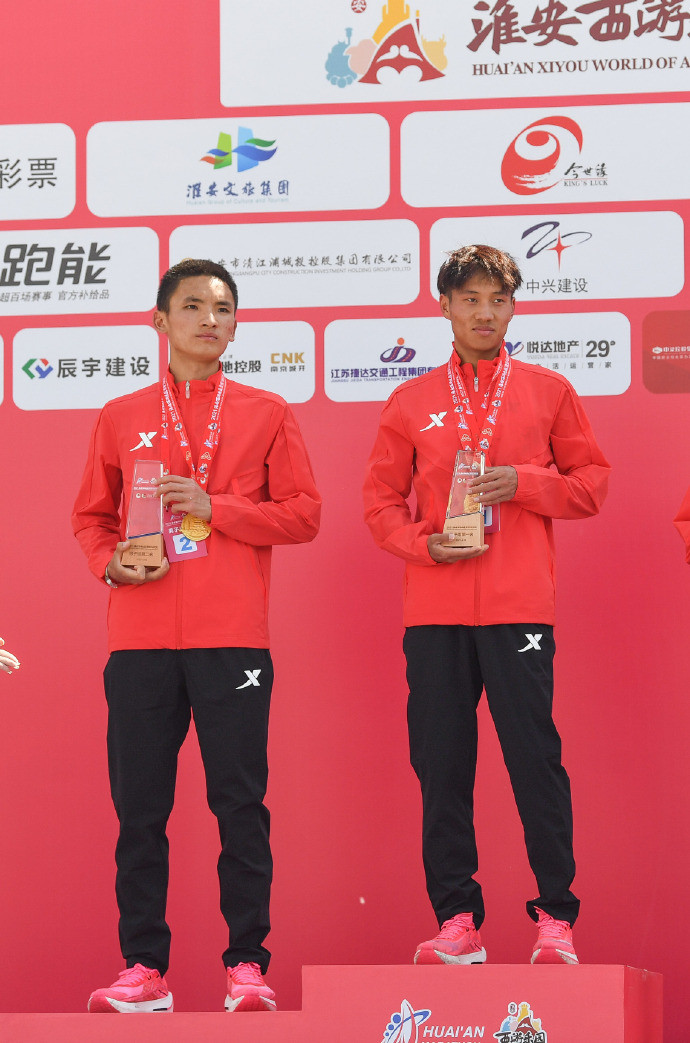 #何杰祝贺丰配友破马拉松纪录#2026年3月1日东京马拉松，丰配友以2小时05