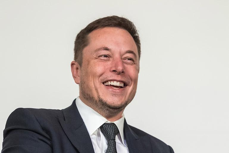 马斯克怒了，不是因为代码被偷，而是底线被踩了。一个29岁的华人天才工程师李雪晨，