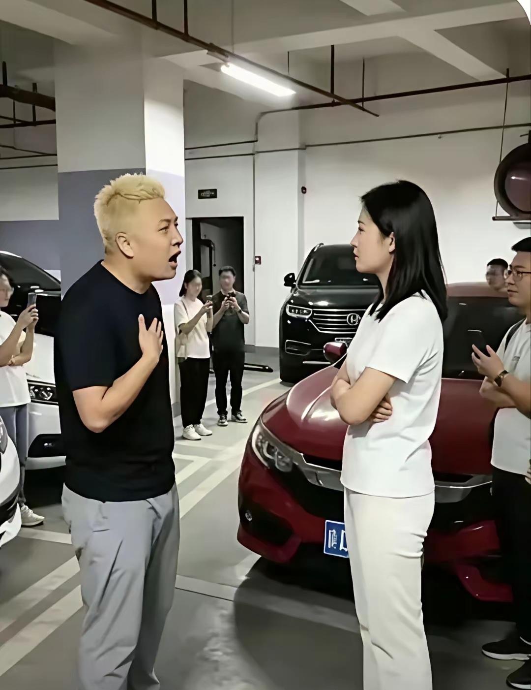 我们小区，也经常发生“占车位”事件。有一次，有人停了我的车位，我猜想是邻居的
