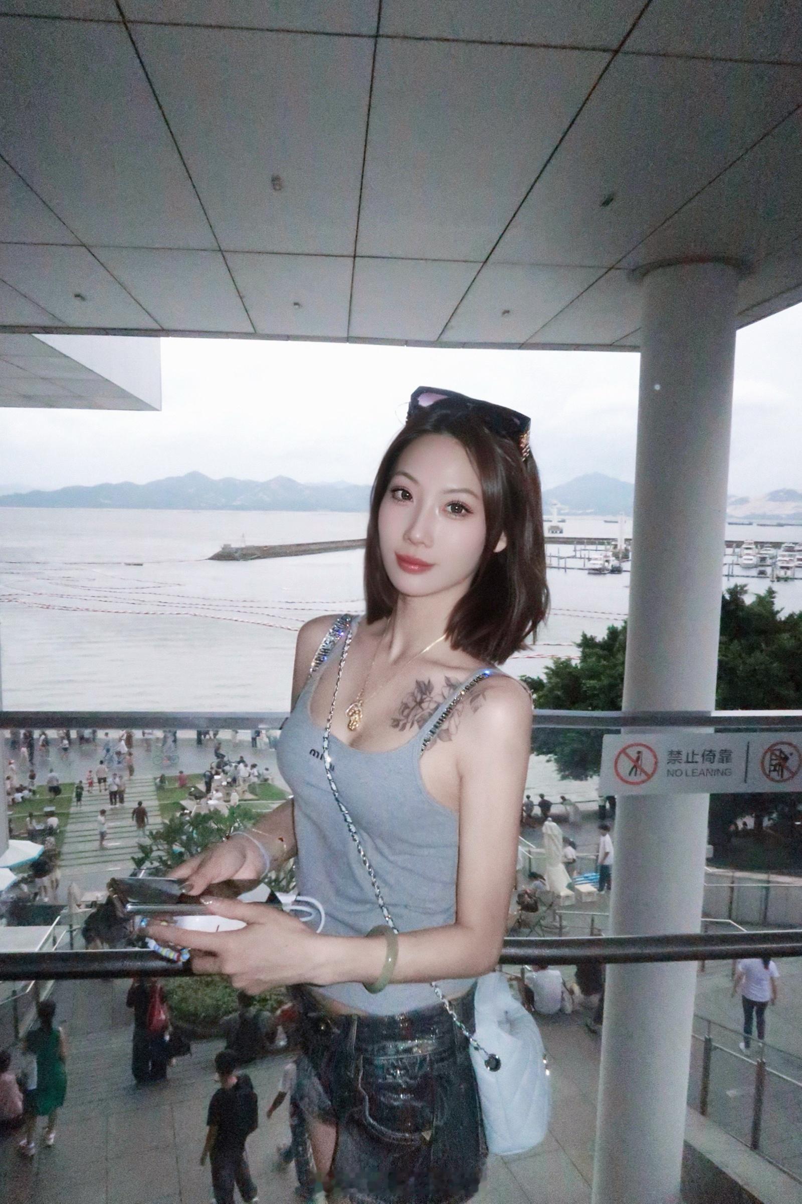一狠心剪掉了十年的长发​​​