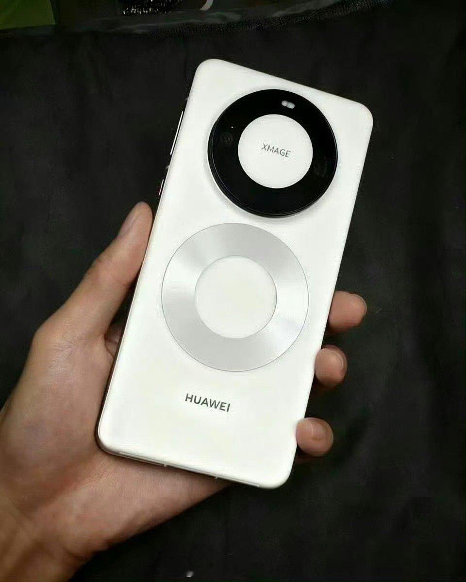 今年有新动作，名字改了：Ultra改成了Mate80ProMax了吧今年要改