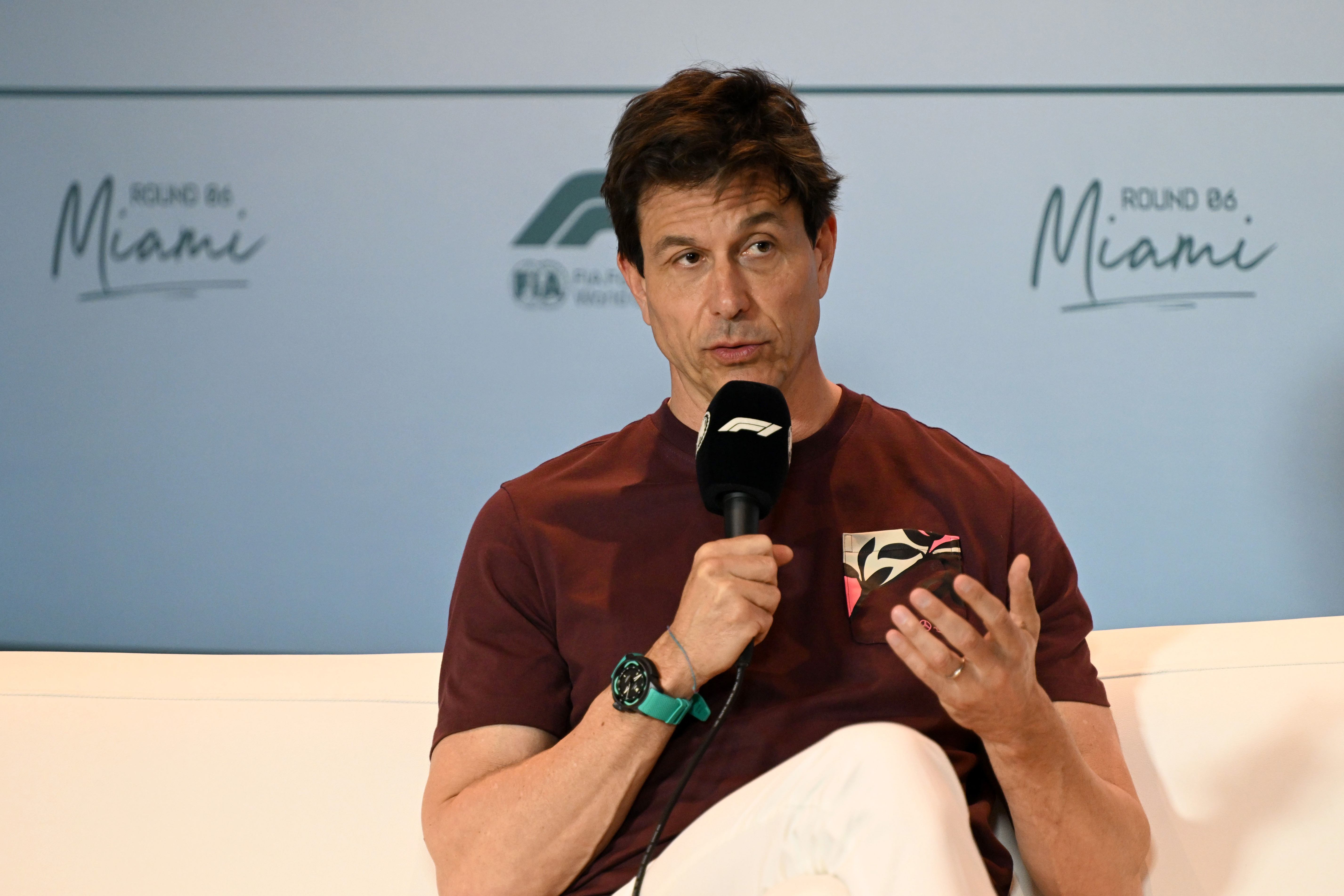 F1梅赛德斯领队托托·沃尔夫称：如果必要的话，他将对2026年F1动力单元规则
